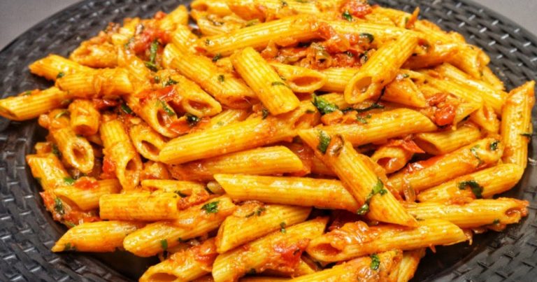 Special Spicy Suace Pasta