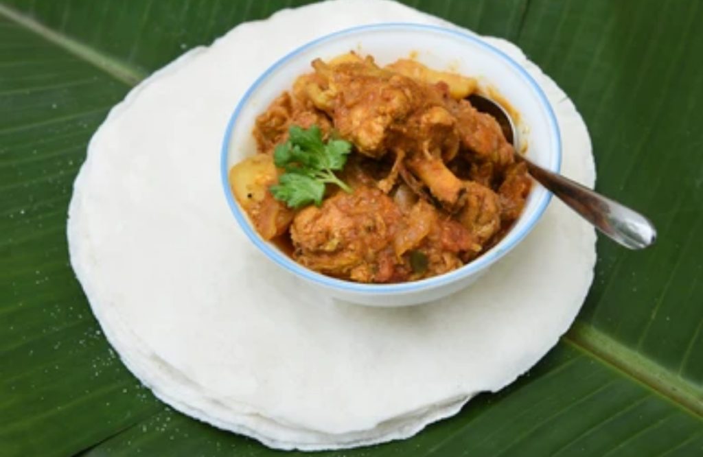 Tasty Pathiri And Chicken Curry